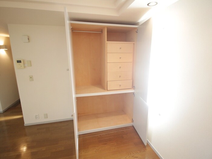 物件内観写真12　(収納)