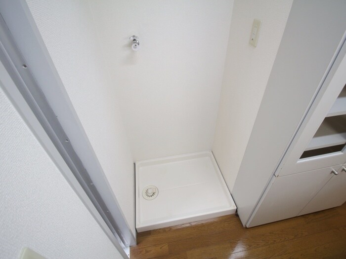 物件内観写真16　(洗濯機置場)