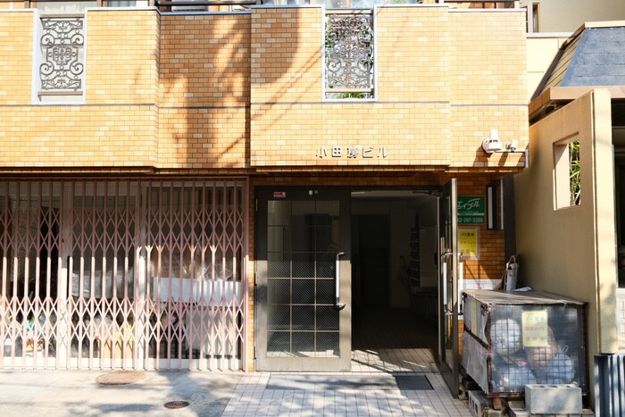 物件外観写真6　(エントランス部分)