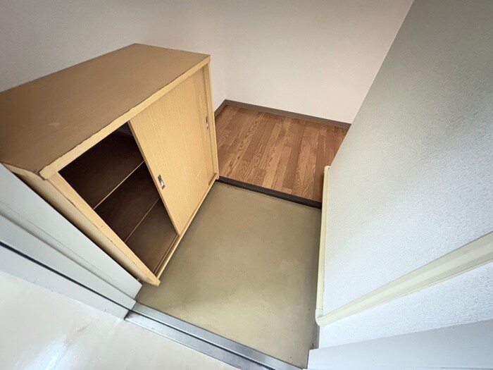 物件内観写真13　(玄関)