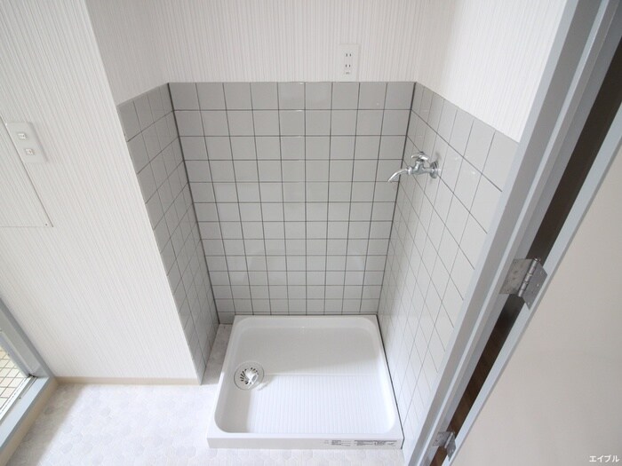 物件内観写真14　(洗濯機置場)