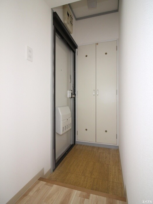 物件内観写真17　(玄関)