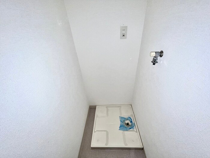 物件内観写真15　(洗濯機置場)