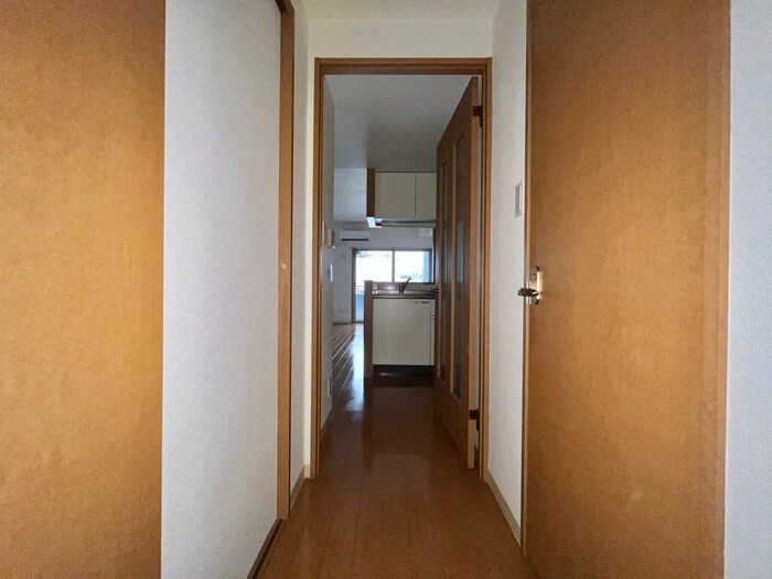 物件内観写真18　(廊下)