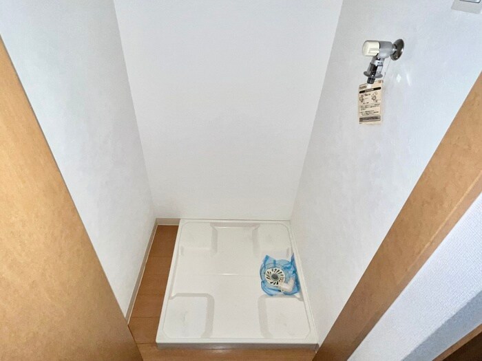 物件内観写真18　(洗濯機置場)