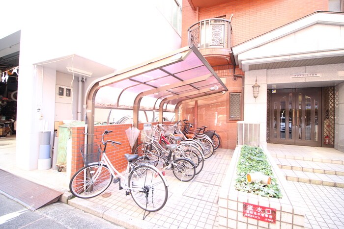 物件外観写真2　(駐輪場)