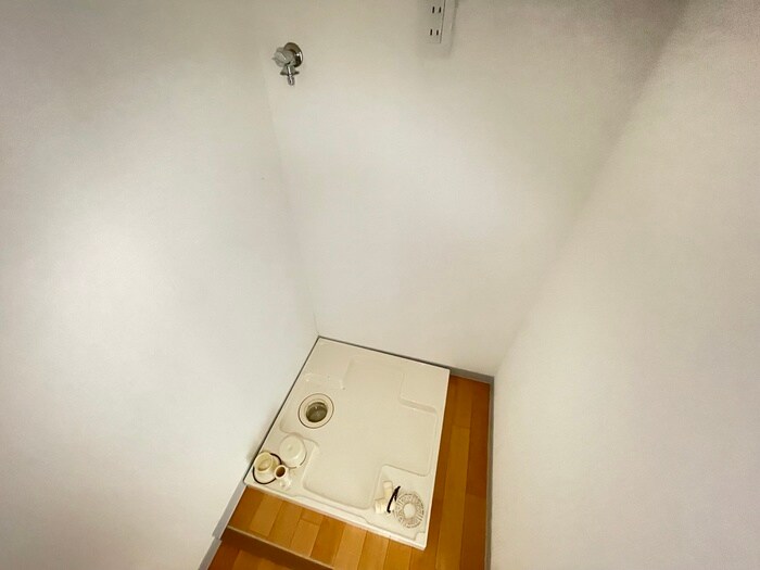 物件内観写真13　(洗濯機置場)