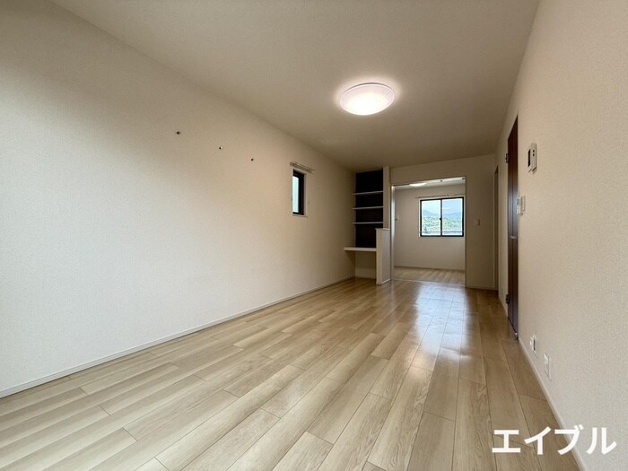 物件内観写真2　(居室)