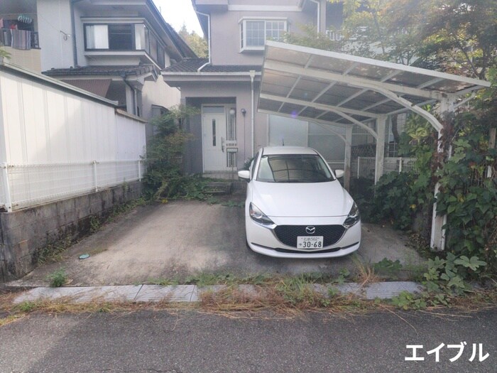 物件外観写真3　(駐車場)