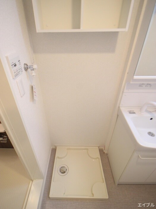 物件内観写真17　(洗濯機置場)