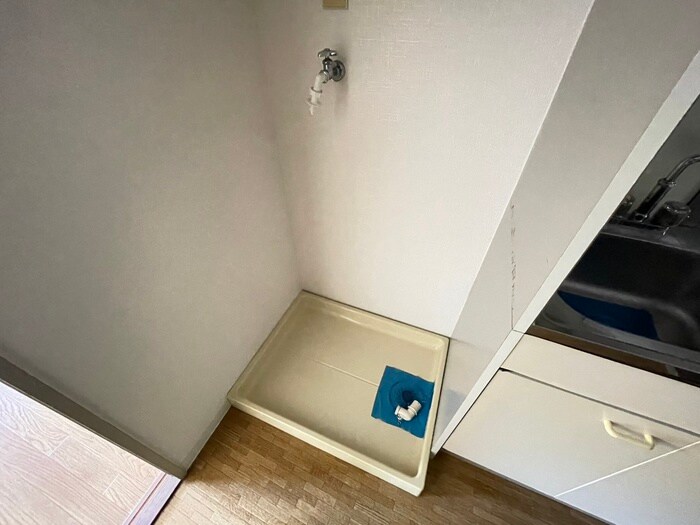 物件内観写真16　(洗濯機置場)