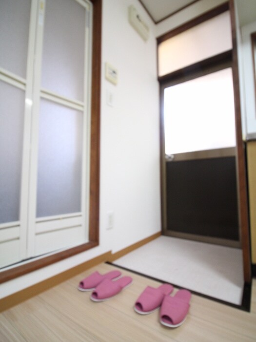 物件内観写真11　(玄関)