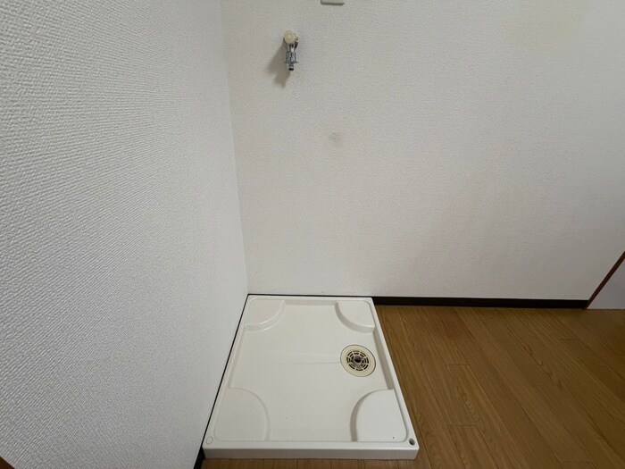 物件内観写真15　(洗濯機置場)