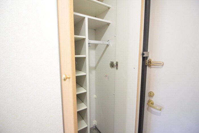 物件内観写真15　(靴箱)