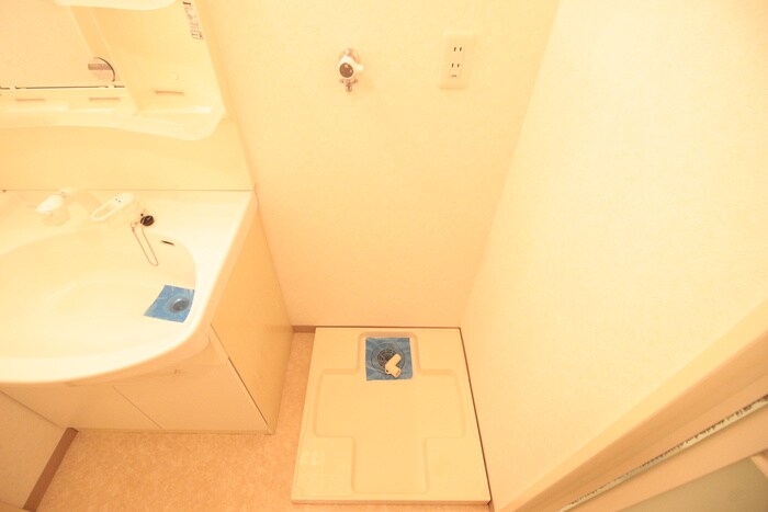 物件内観写真17　(洗濯機置場)