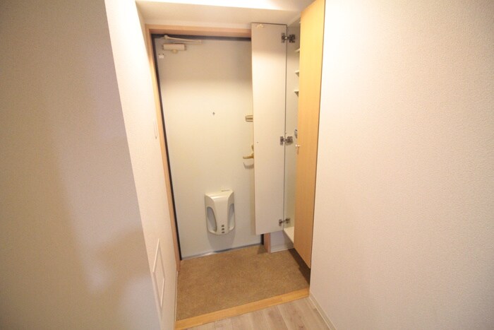 物件内観写真13　(玄関)