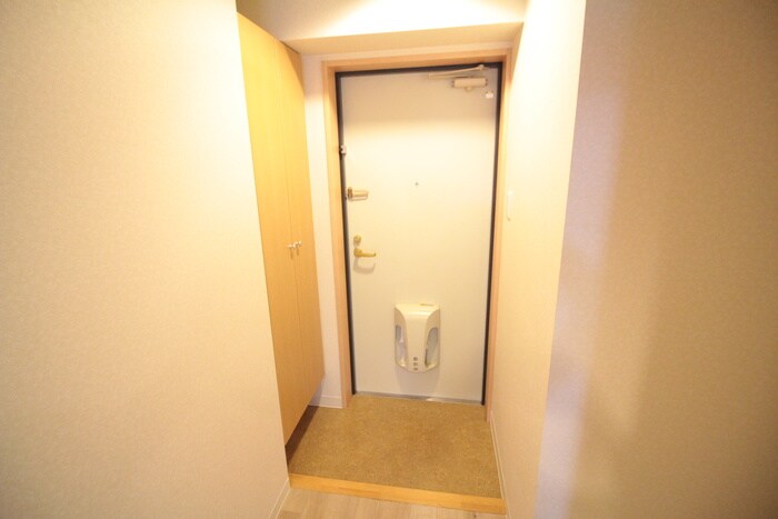 物件内観写真13　(玄関)