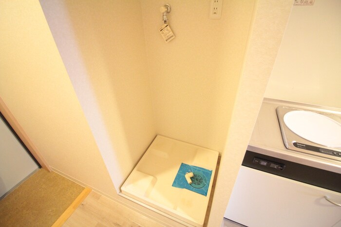 物件内観写真14　(洗濯機置場)