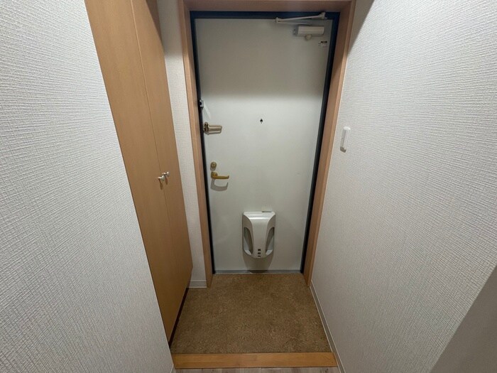 物件内観写真15　(玄関)