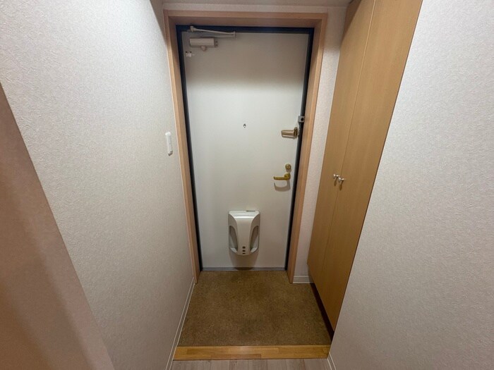 物件内観写真15　(玄関)