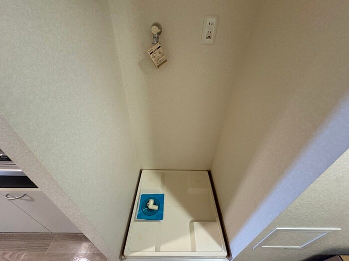 物件内観写真16　(洗濯機置場)