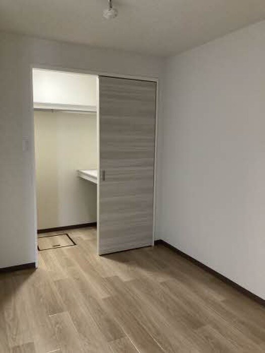 物件内観写真2　(居室)