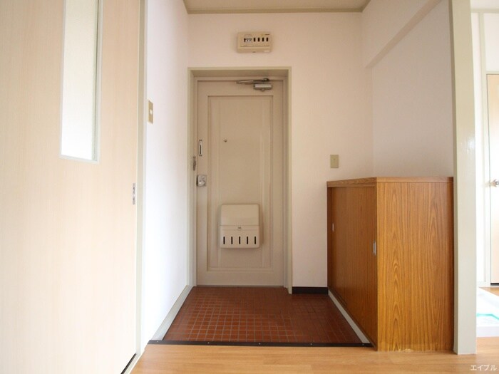 物件内観写真18　(玄関)
