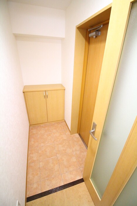 物件内観写真17　(玄関)