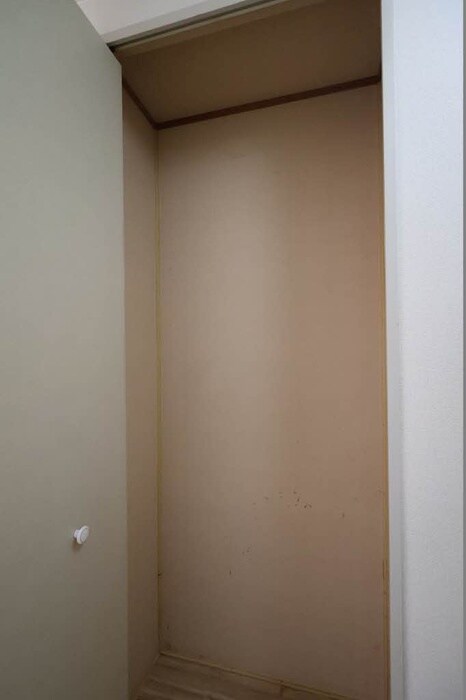 物件内観写真16　(収納)