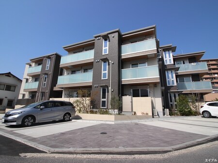 リーベル外観写真