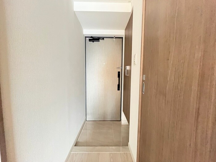 物件内観写真15　(玄関)