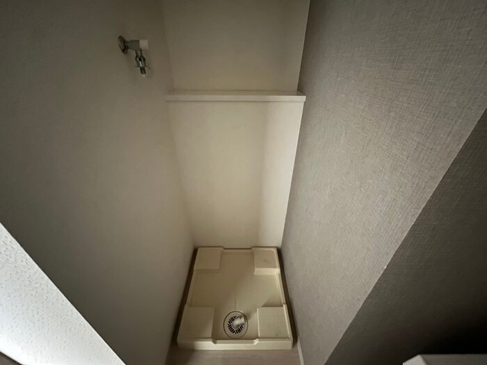 物件内観写真18　(洗濯機置場)