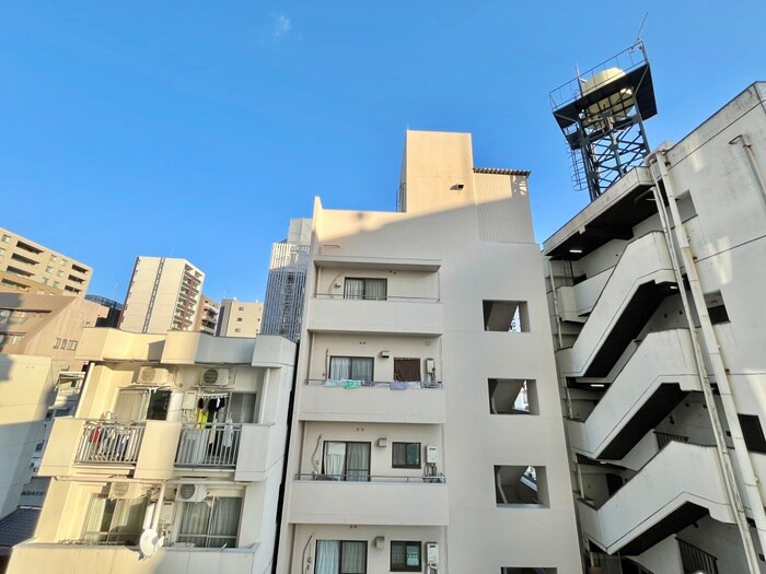 物件内観写真18　(室内からの展望)