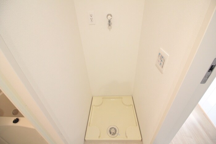 物件内観写真15　(洗濯機置場)