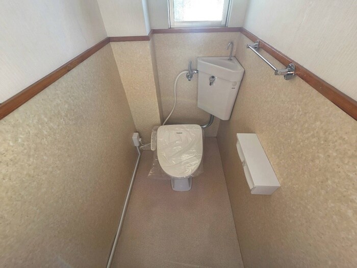 物件内観写真4　(トイレ)