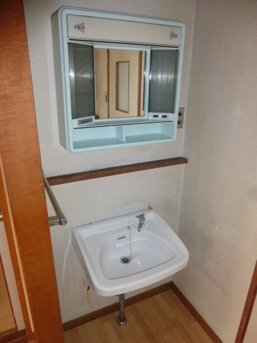 物件内観写真11　(洗面)