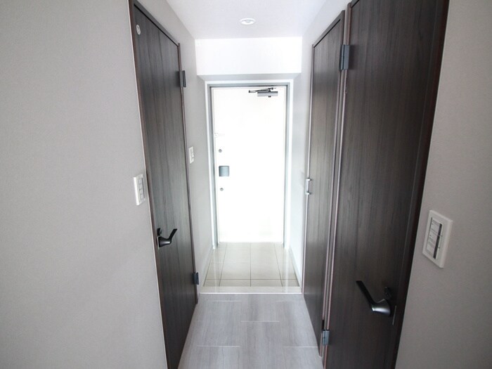 物件内観写真19　(玄関)