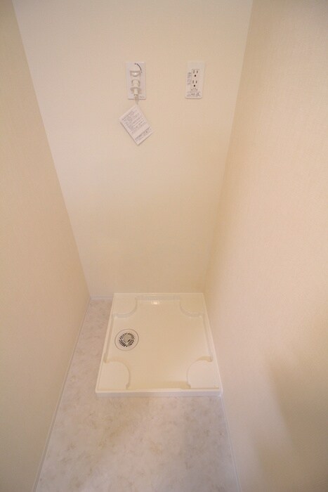 物件内観写真15　(洗濯機置場)