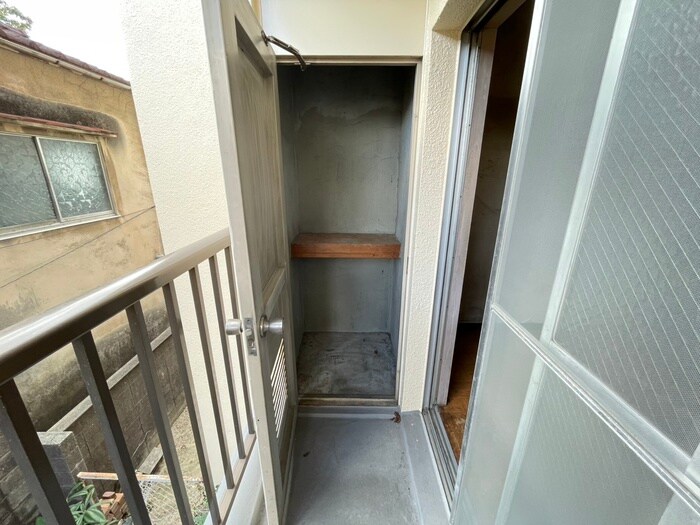 物件内観写真16　(洗濯機置場)