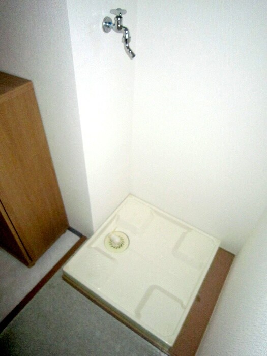 物件内観写真13　(洗濯機置場)