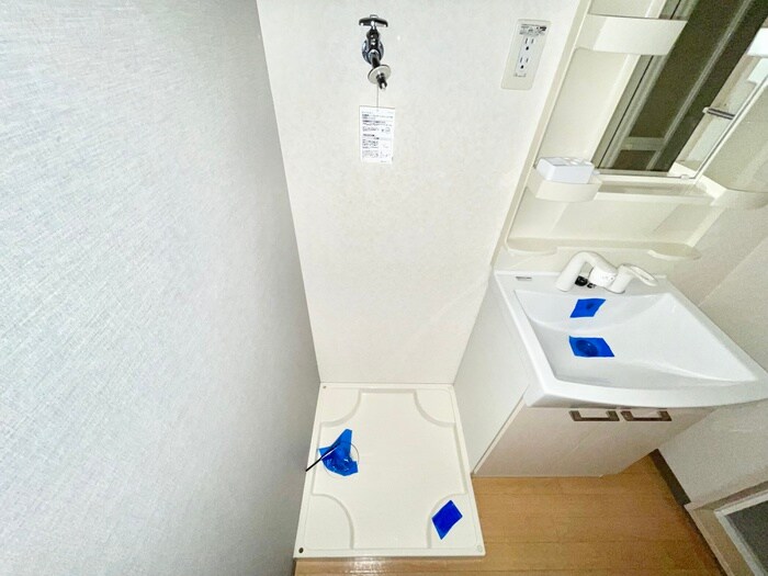 物件内観写真12　(洗濯機置場)