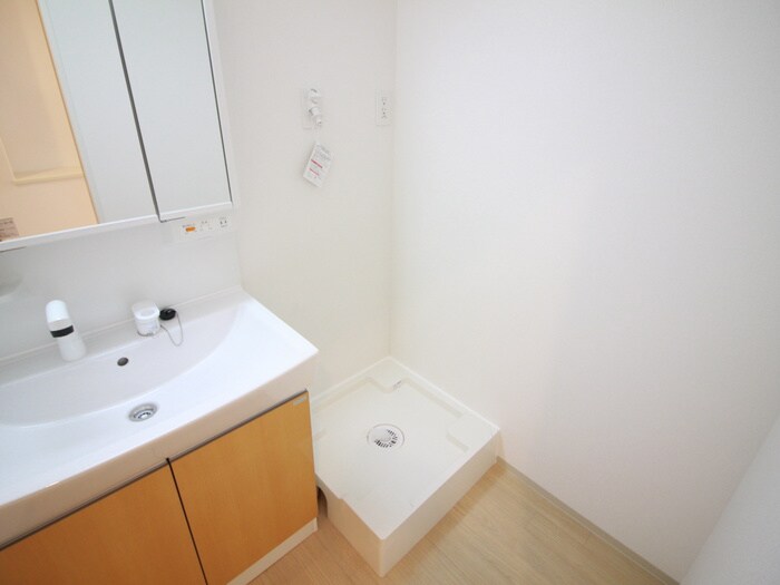 物件内観写真12　(洗濯機置場)