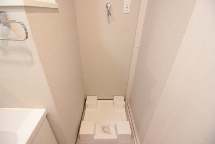 物件内観写真11　(洗濯機置場)