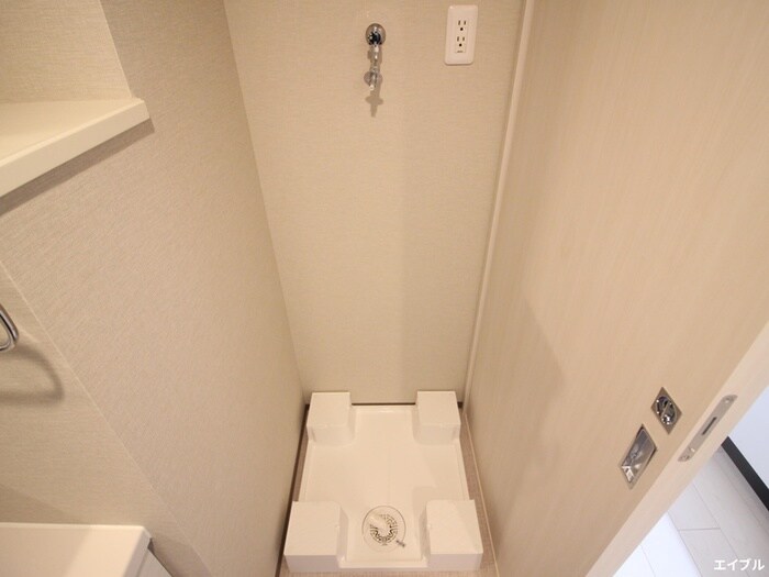 物件内観写真12　(洗濯機置場)