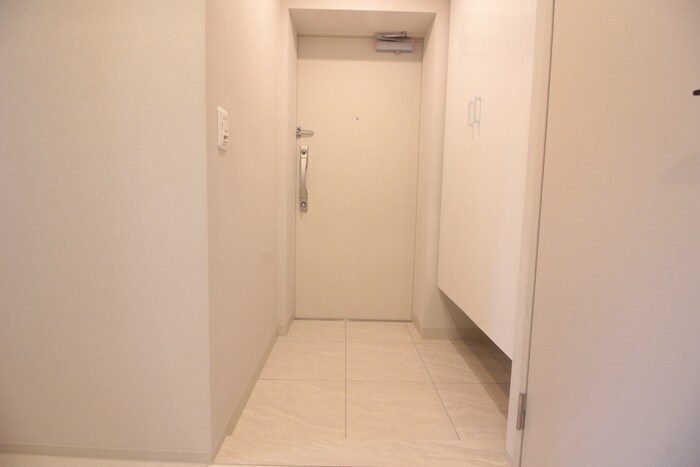 物件内観写真14　(玄関)