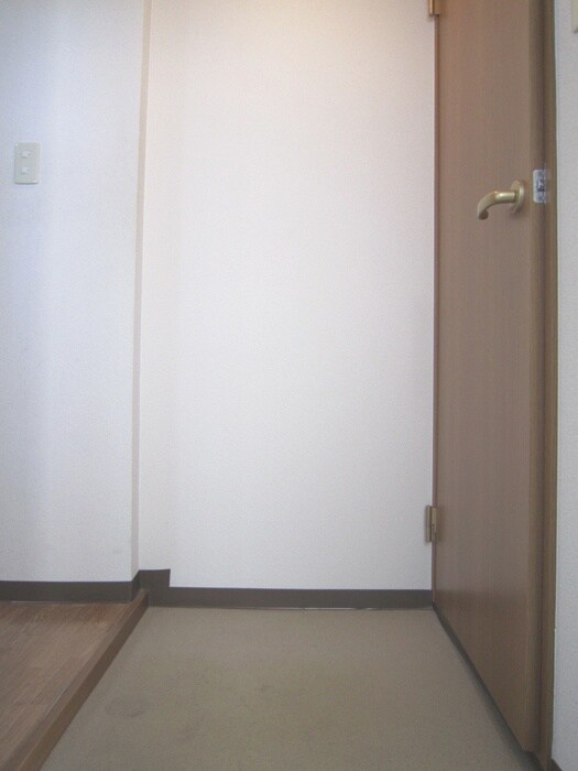 物件内観写真13　(玄関)