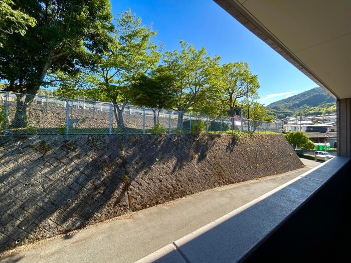 物件内観写真19　(室内からの展望)