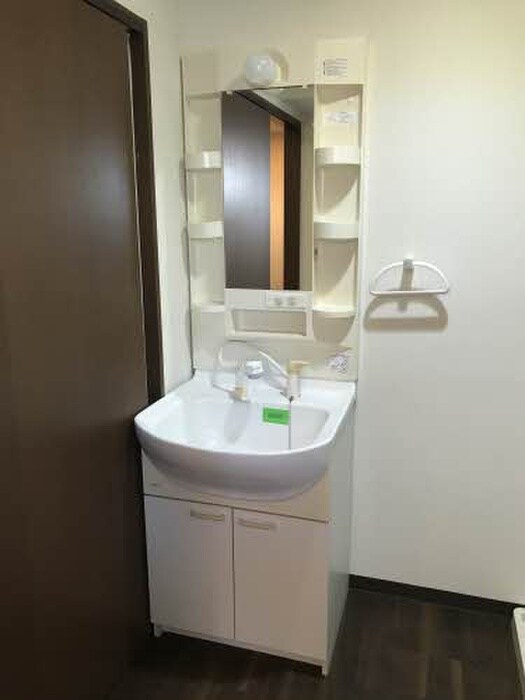 物件内観写真11　(洗面)