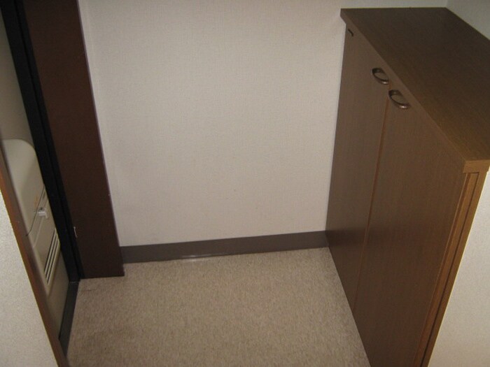 物件内観写真13　(玄関)