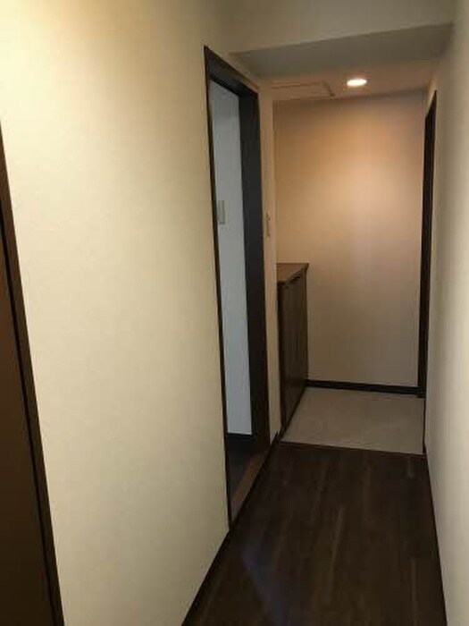 物件内観写真16　(廊下)